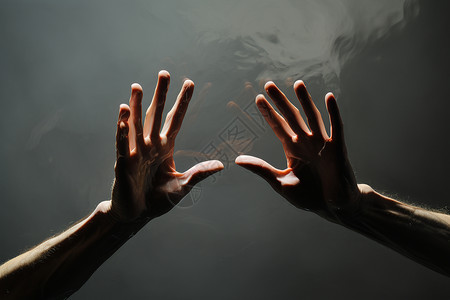 迷雾中伸出的双手背景图片