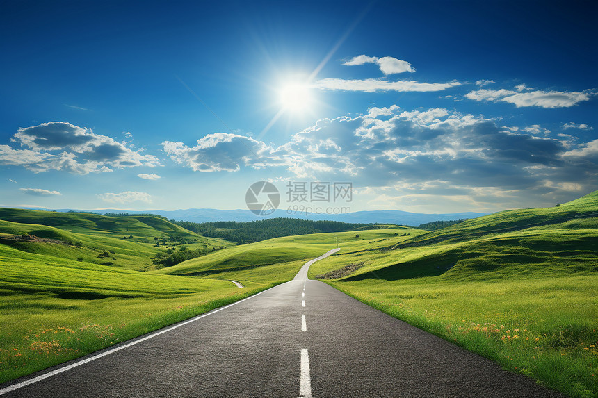 穿过山谷的公路图片