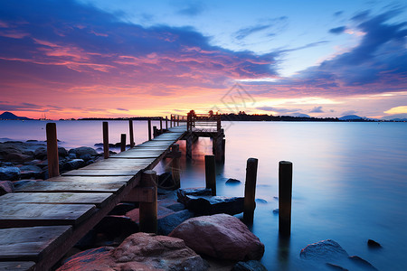 日落时的码头背景图片