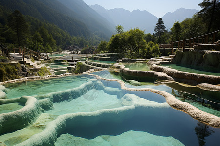 清莲飞瀑的地质石灰池景观背景图片