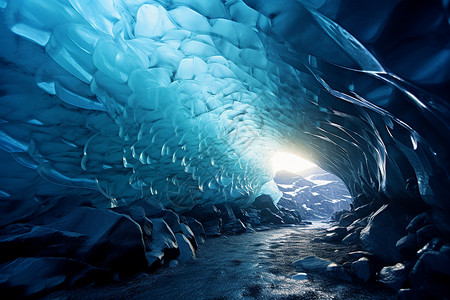 冰雪奇景冰洞中的光影背景图片