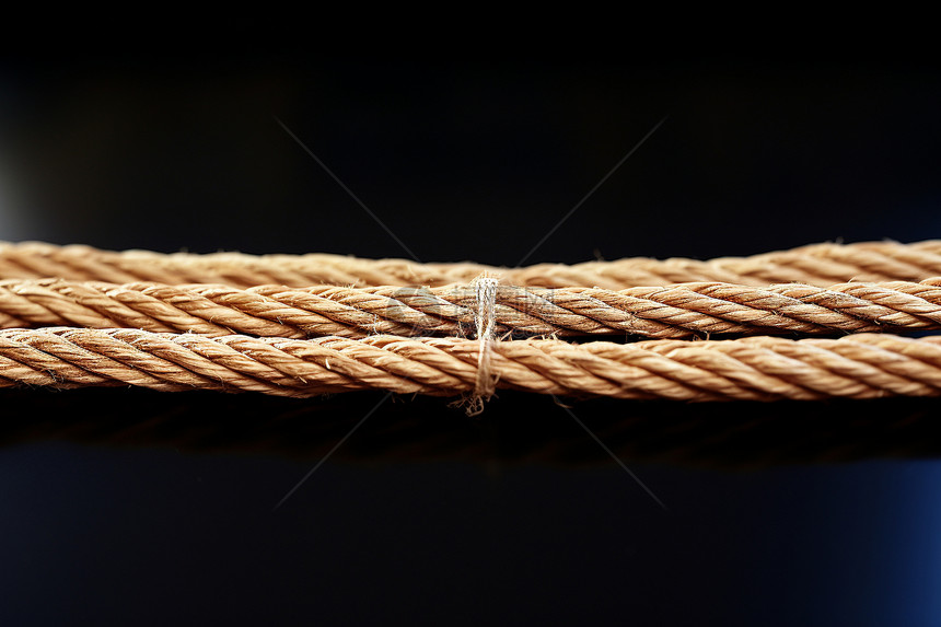 卷绕的尼龙绳麻绳图片