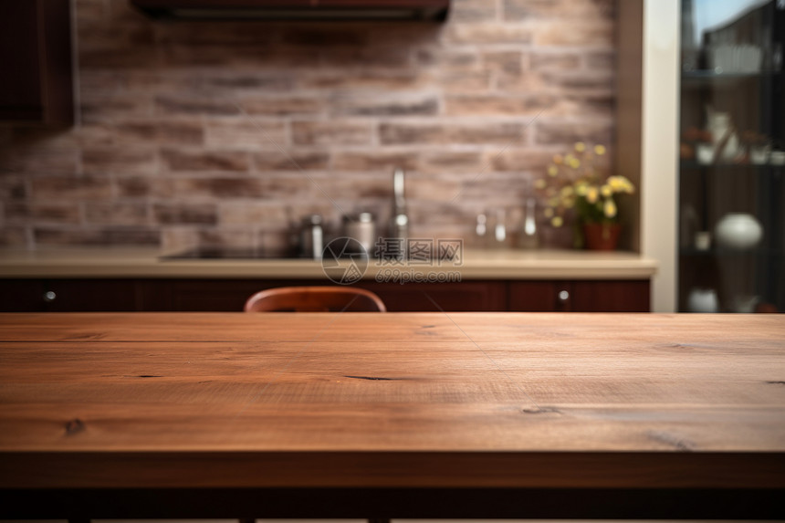 一张原木色餐桌图片