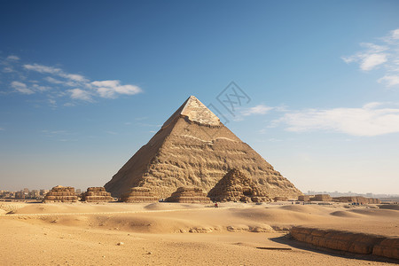 蓝天下的金字塔背景图片
