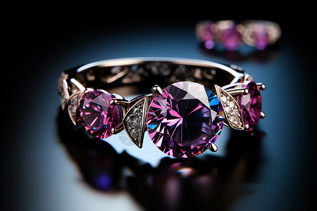 闪耀华丽的钻石戒指背景图片