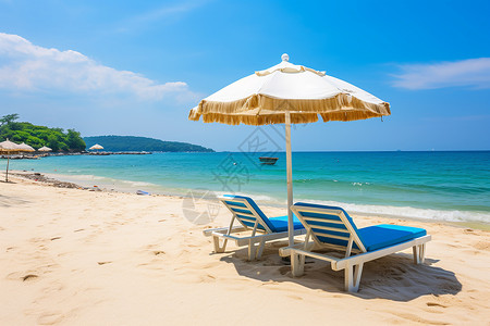 夏日晴空下的休闲海滩背景图片