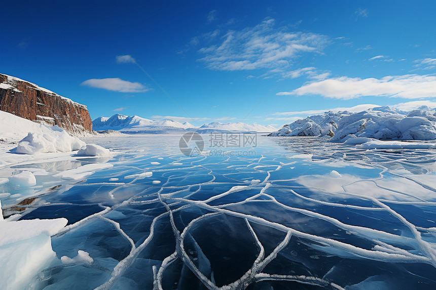 冰封湖泊天空图片