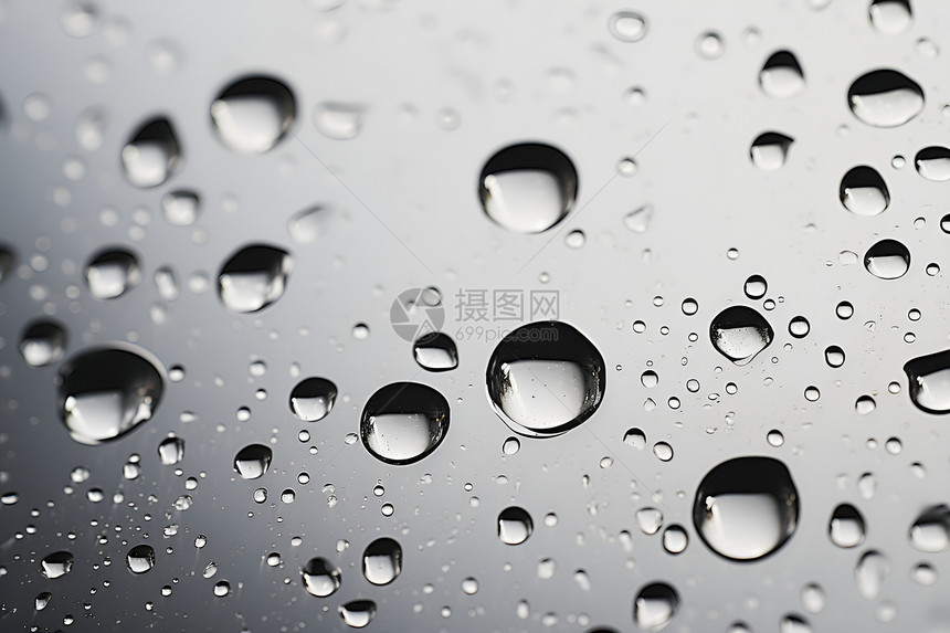 湿润玻璃的背景图片
