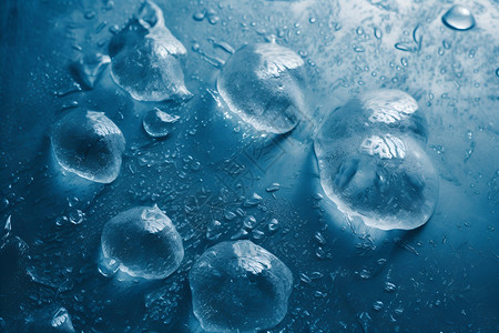 冰上的水滴背景图片