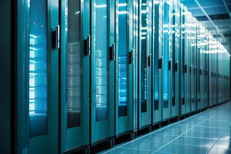 网络机柜蓝光照亮的服务器机房设计图片