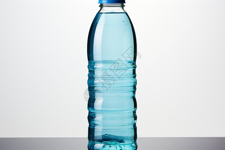矿泉水瓶贴冰凉清爽的蓝色水瓶背景