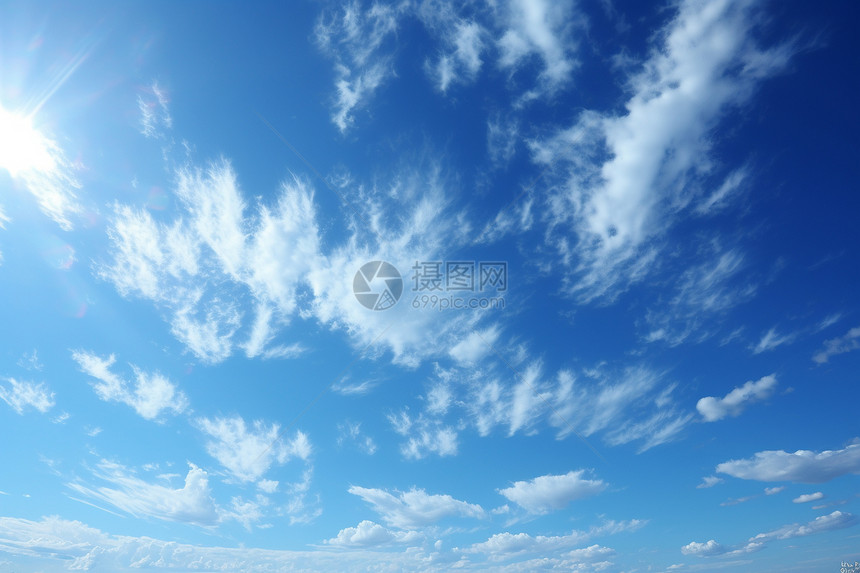 夏日天堂下的云海图片
