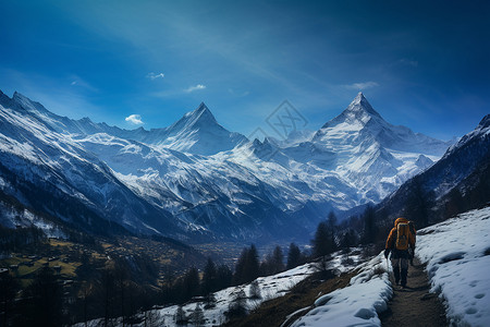 雪山道路上的背包客背景图片