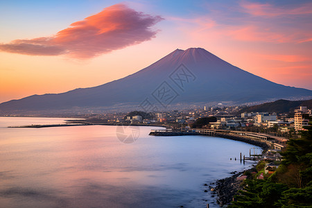 夕阳下的小镇夕阳下的火山小镇背景