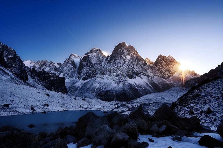 壮观的雪山风景图片