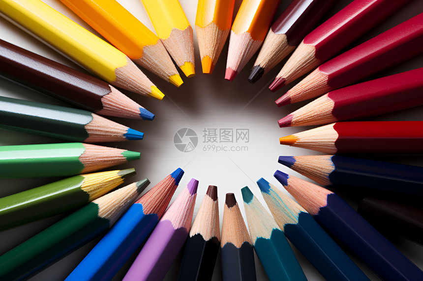 彩色铅笔的色轮图片