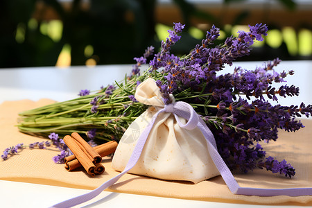 紫色的花束植物香袋高清图片