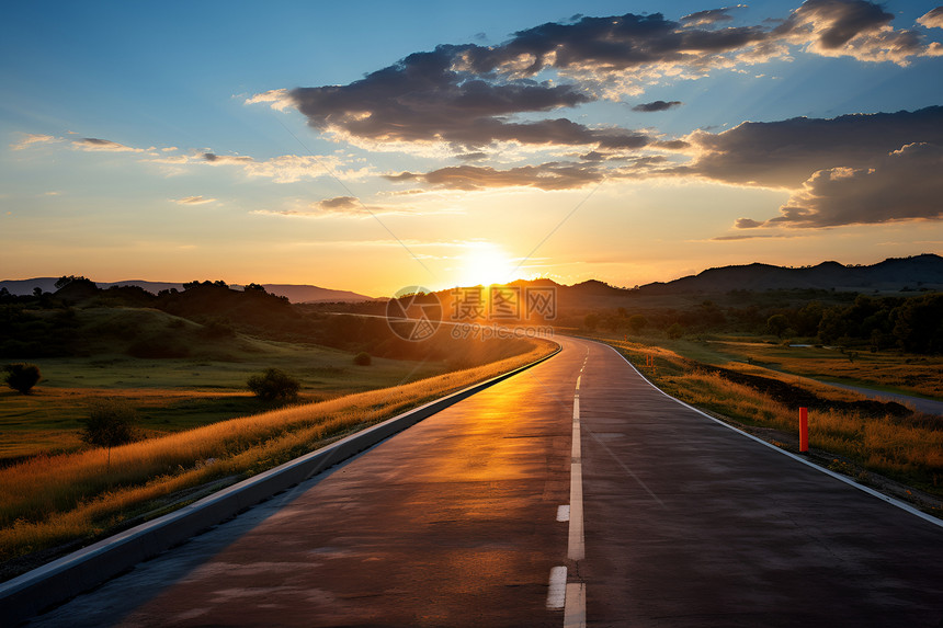 一条长长的道路伸向远方图片