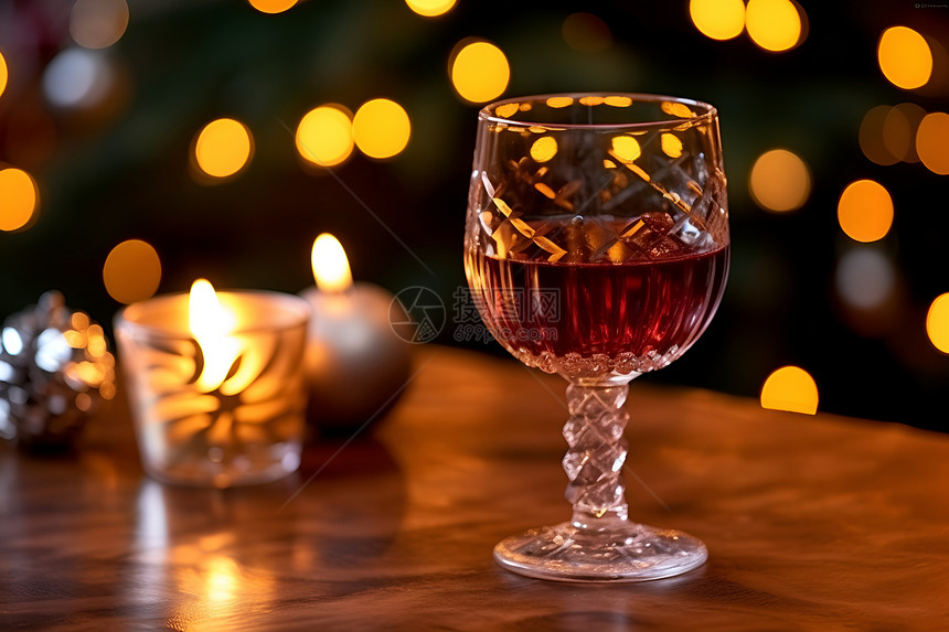 玻璃杯中美味的红酒图片