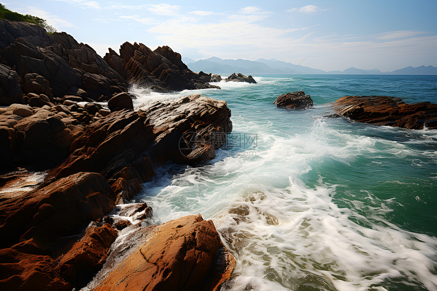 户外波涛汹涌的海浪图片