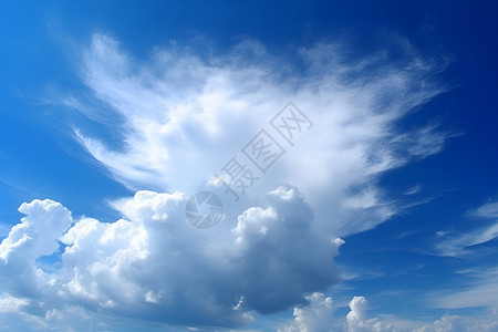 天空中的大片浓云背景图片