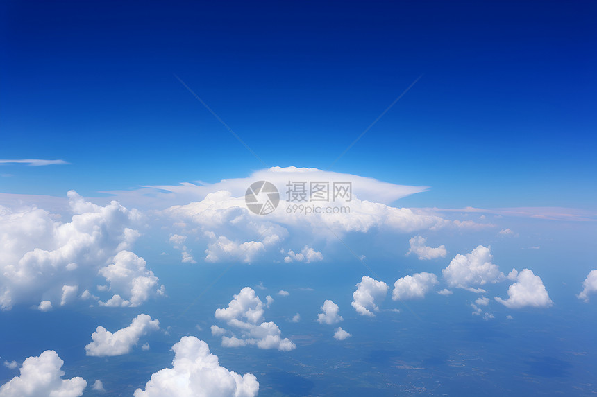 蓝天中的自然云彩图片