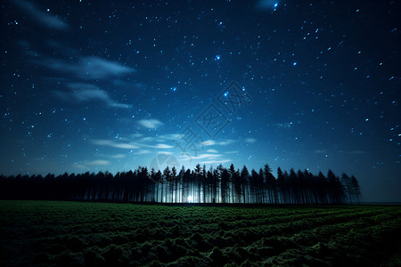 星空下的翠绿风景高清图片