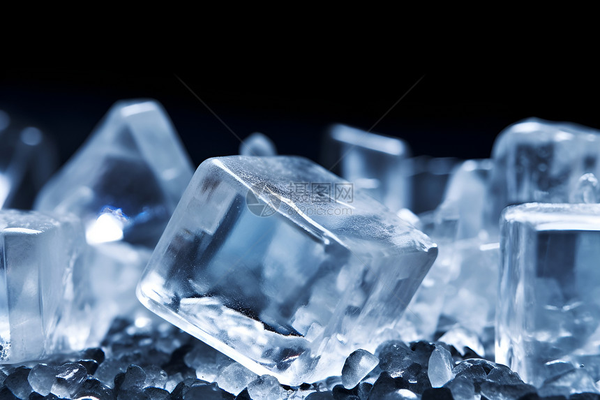 冰爽的透明冰块图片
