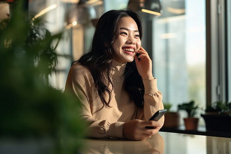 看手机的漂亮女性背景图片