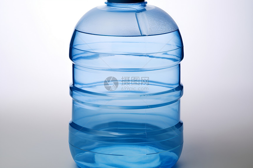 蓝色水瓶图片