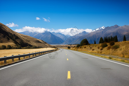 山脉和公路背景图片