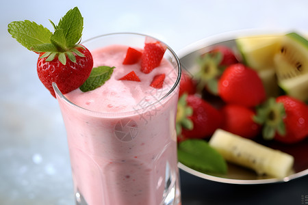 草莓奶昔凉爽的草莓果汁背景