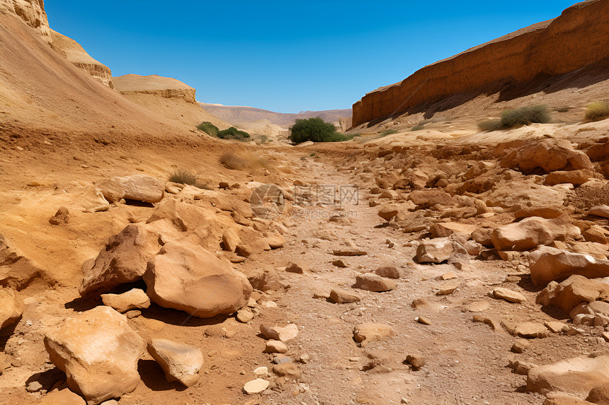 荒芜的岩石沙漠景观图片