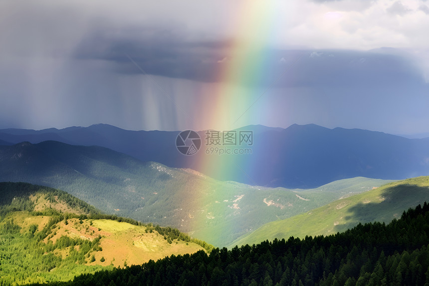 山脉中的自然彩虹图片