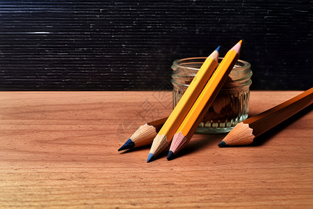 书桌上的石墨铅笔背景图片
