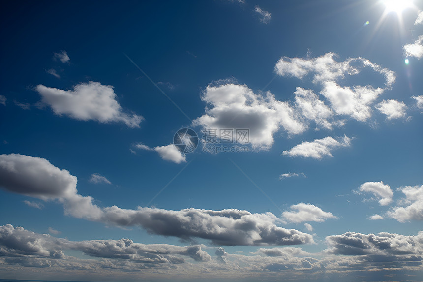 天空中的自然云朵图片