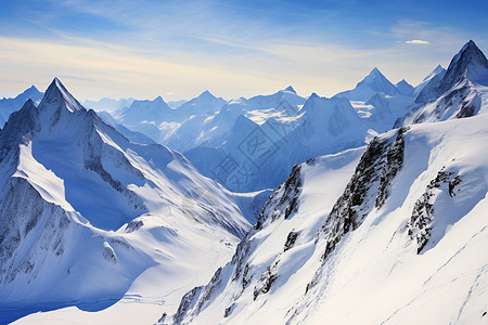 积雪覆盖的山脉背景图片