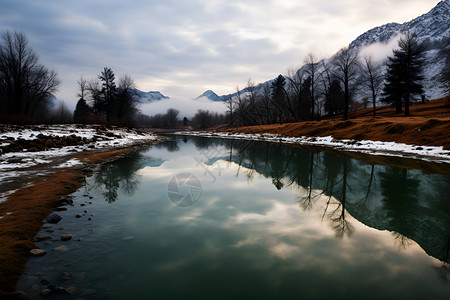 冬季山川湖泊的美丽景观背景图片