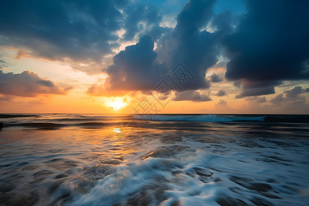 日落的海洋海浪背景图片