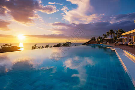 夏季度假的豪华游泳池背景图片