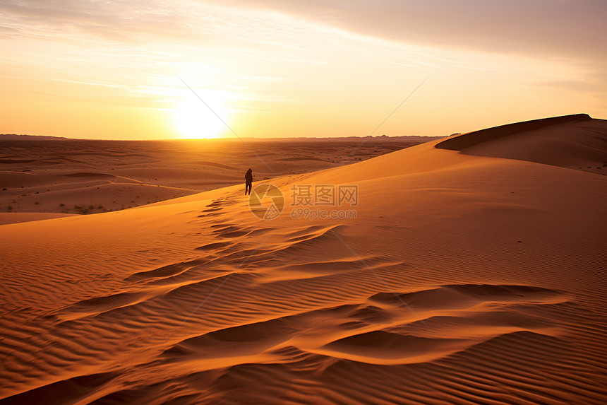 沙漠中的日出图片