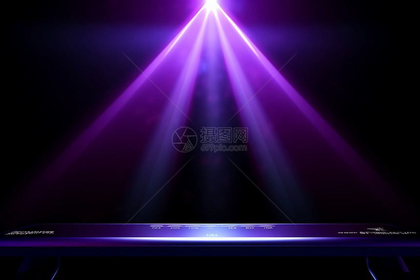 紫色的舞台灯光图片