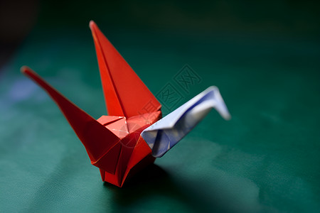 手工折纸艺术的千纸鹤背景图片