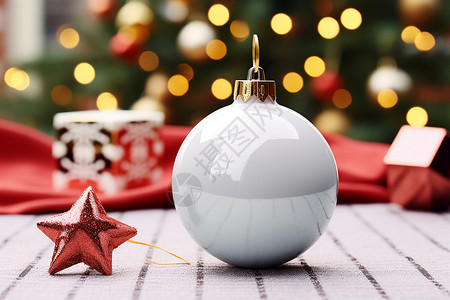 圣诞树的装饰球体背景图片