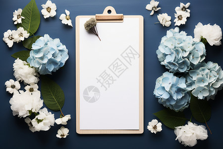 蓝色绣球花和手写板高清图片
