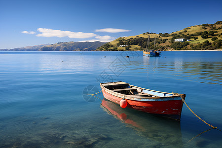 湖中漂浮的小船背景图片