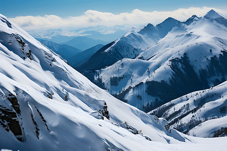 白雪皑皑的山脉背景图片