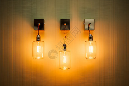 墙上三盏灯电器墙壁灯高清图片