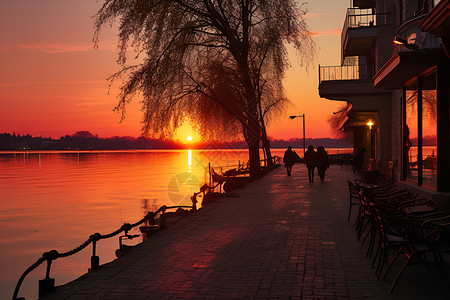 湖畔夕阳的美丽景观背景图片