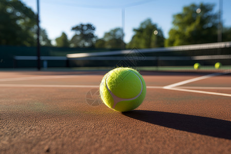 操场上的网球背景图片